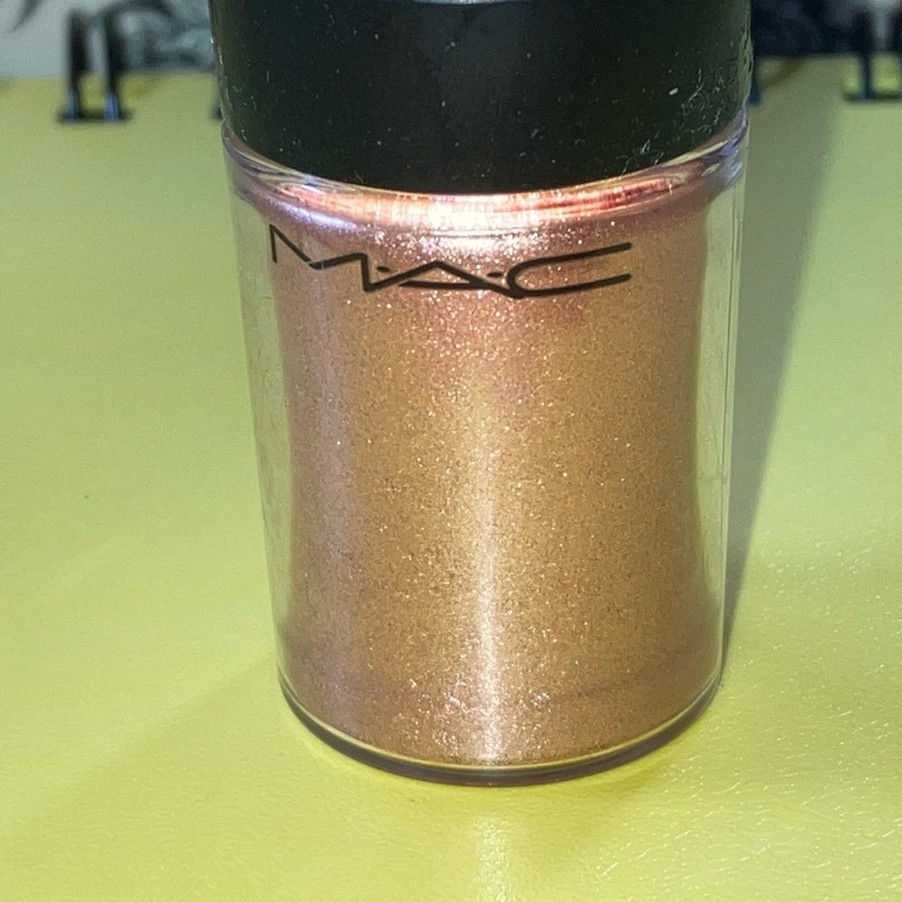 MAC Full not Travel Sz Sparkly Tan Pigment Powder for Eyes, Lips, Face, Body Art